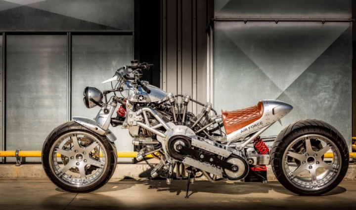 Concept Bike with radial engine 7 cylinders 120 hp