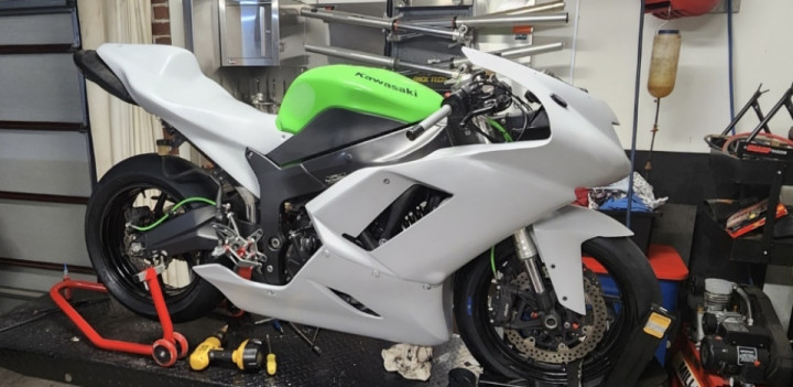 Zx6r track bike