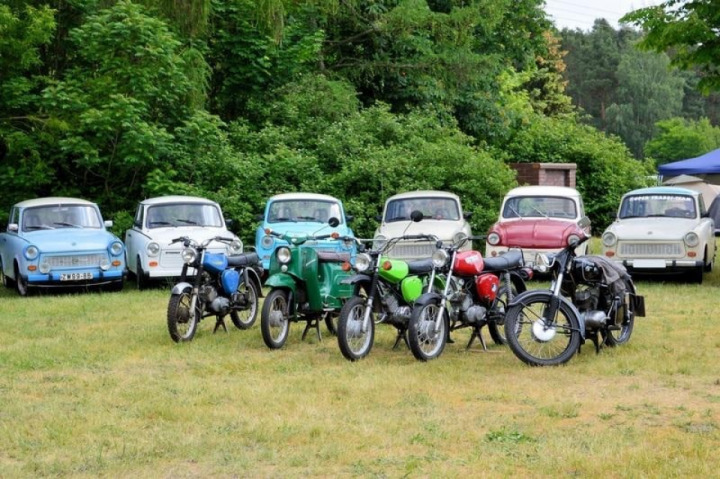 Singapore moves to completely ban old motorcycles from their roads by 2028