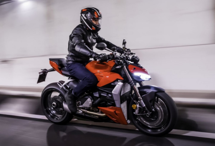2022 Ducati Streetfighter V2 – A Panigale without the fairings