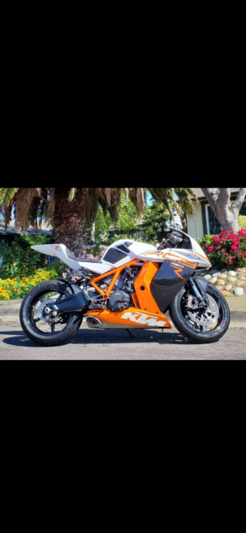 2013 KTM RC8R