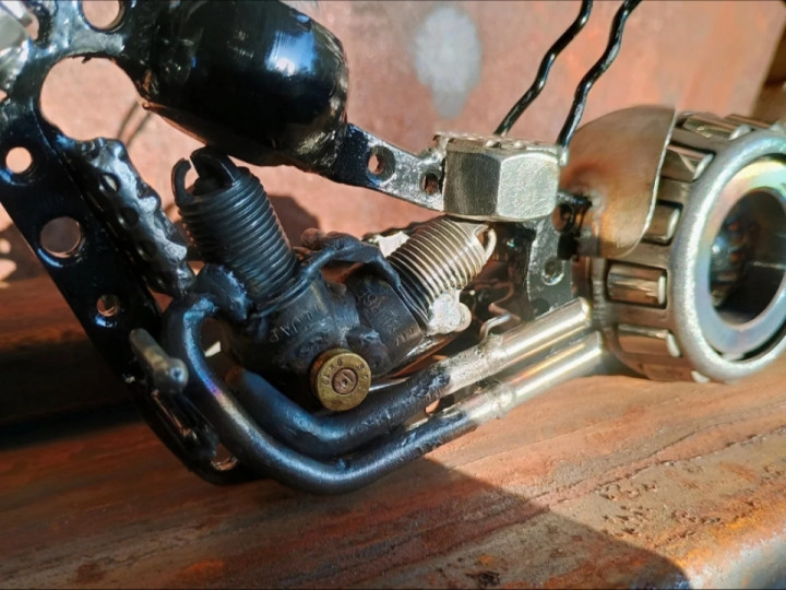 Scrap metal moto