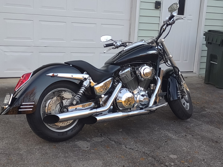 Decided to shake off some dust and ride off to Dalton. Happy hump day everyone. #Bullet
