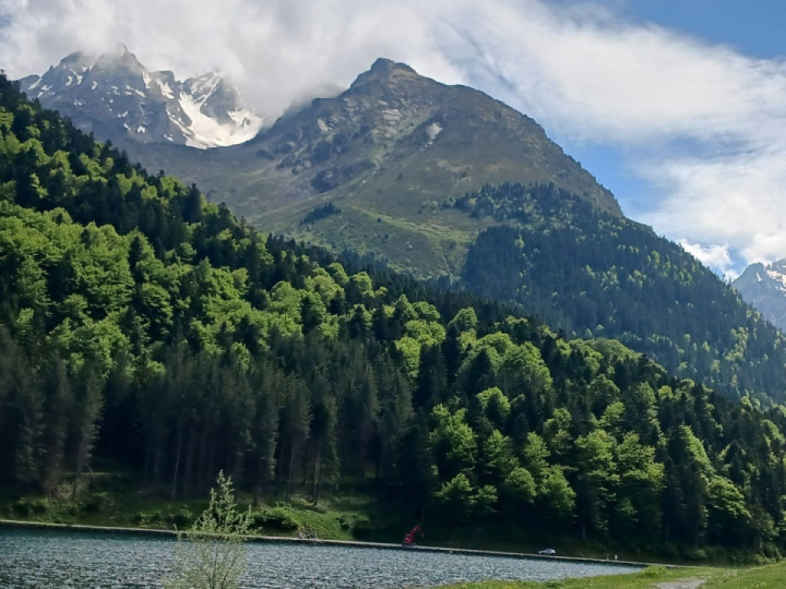 Little walk to Lake D Estaing Haute Pyrenees