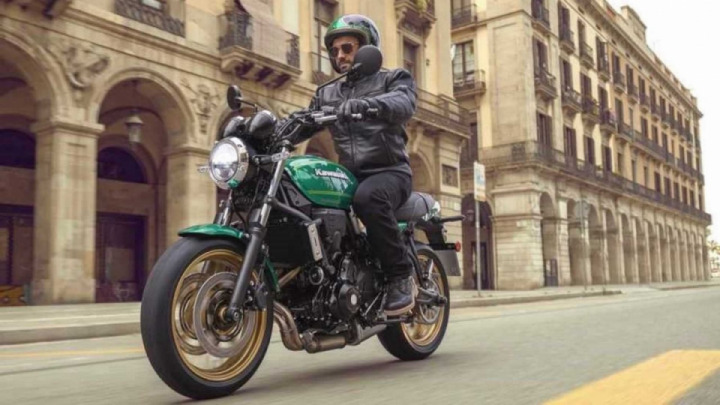 Kawasaki has announced a new Kawasaki naked Z650 RS 2022 .