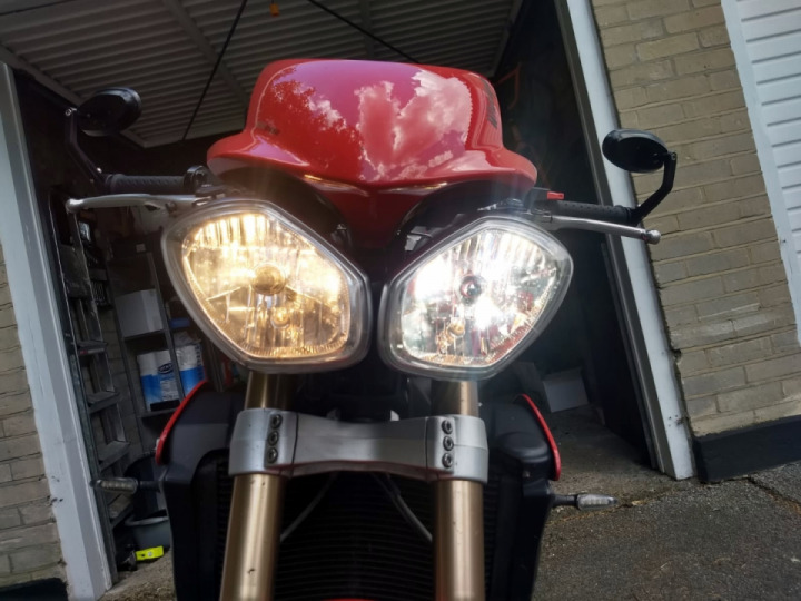 Standard v LED