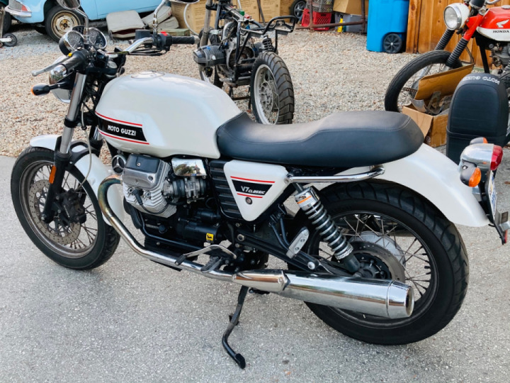 First post, my Moto Guzzi v7 Classic