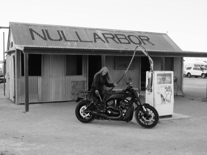 Fuelling up at the Nullarbor Road House ?