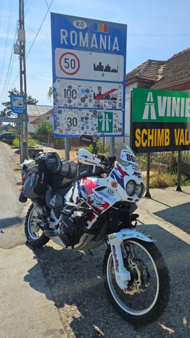 Romania  at last. Spending the next 5 days here. Maybe next time I'll see more of Hungary.