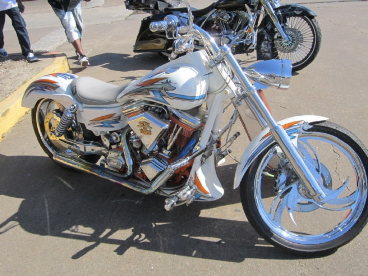 1998 HD FXDWG $12,000 Baytown