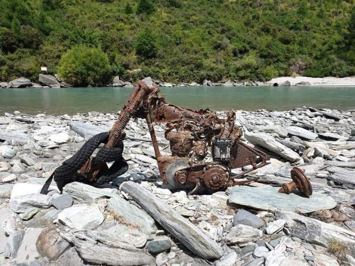 Found this on a walk. I wonder what kind of bike it was...