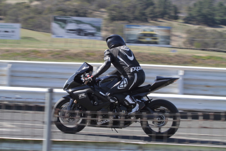 Few pics of my K7 GSXR 1000 crotch rocket ?✊?