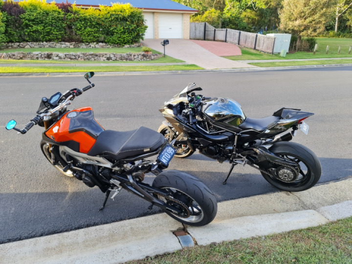 Not sure which one is more exciting to ride... 200hp MT09 Turbo or 260hp Ninja H2. ?