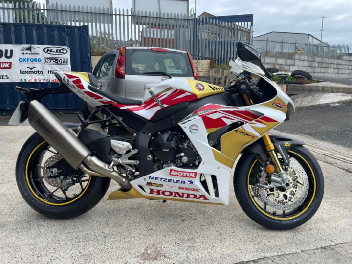 Super Rare HONDA FIREBLADE, sign by JOHN McGUINNESS