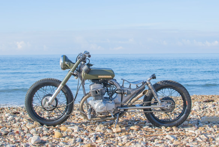 Rat Bobber Honda CD 200 by Matt Urch