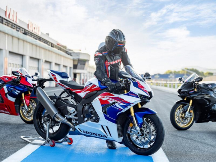 Honda shows CBR1000RR-R Fireblade & Fireblade SP