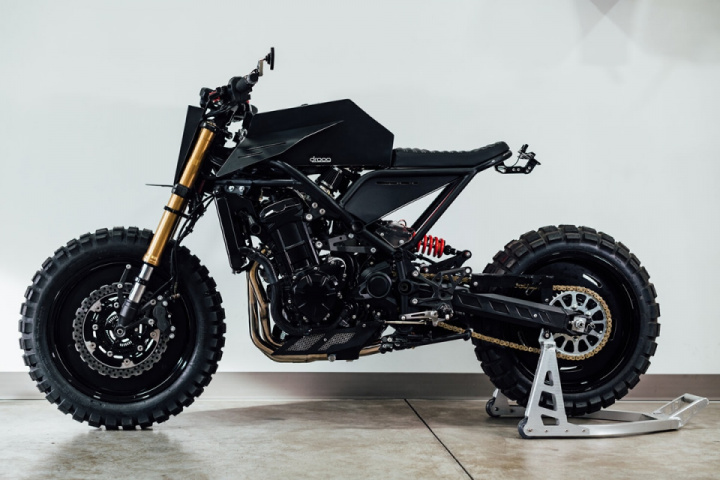 Urban Fighter Kawasaki Z 900 by Droog Moto