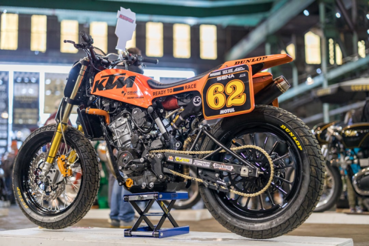 SUPER HOOLIGAN: KTM 790 DUKE FLAT TRACKER