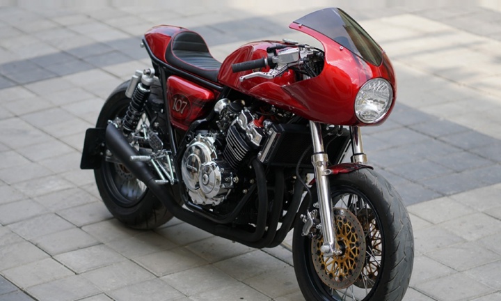 Honda CB400 Super Four cafe racer by Papnman Modified