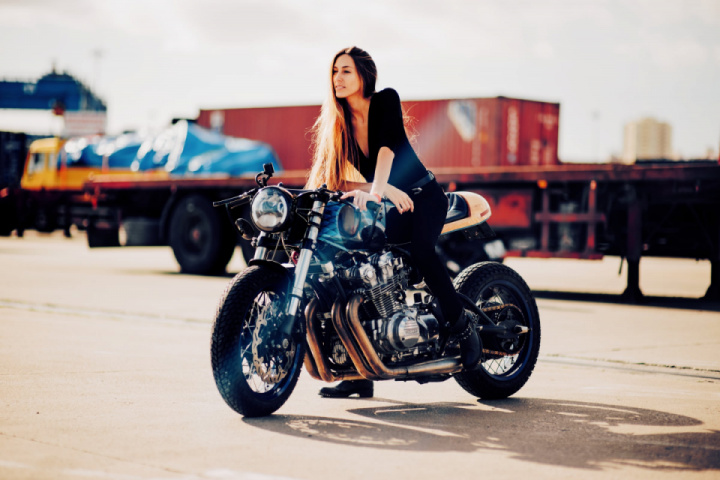Honda CB900F “Pandora” by Unik Edition