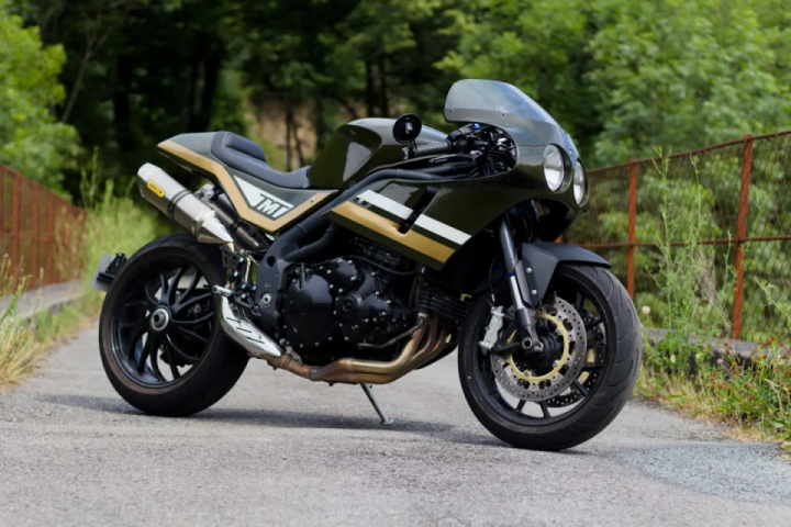 CUSTOM TRIUMPH SPEED TRIPLE “RC30” BY TUMULTE BIKE