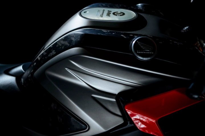 Burasca-1200-custom-Honda-VFR1200F-Aldo-Drudi-21