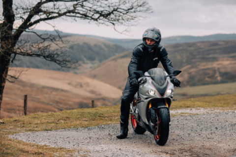 Norton begins delivery process on V4SV supersports bike