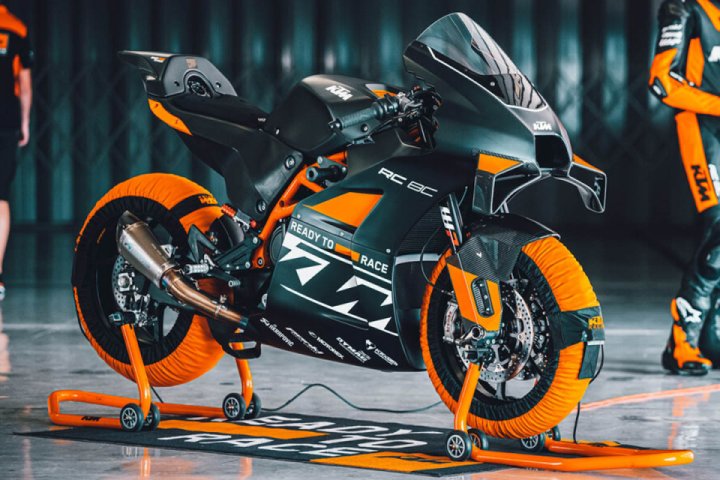 2023 KTM RC 8C