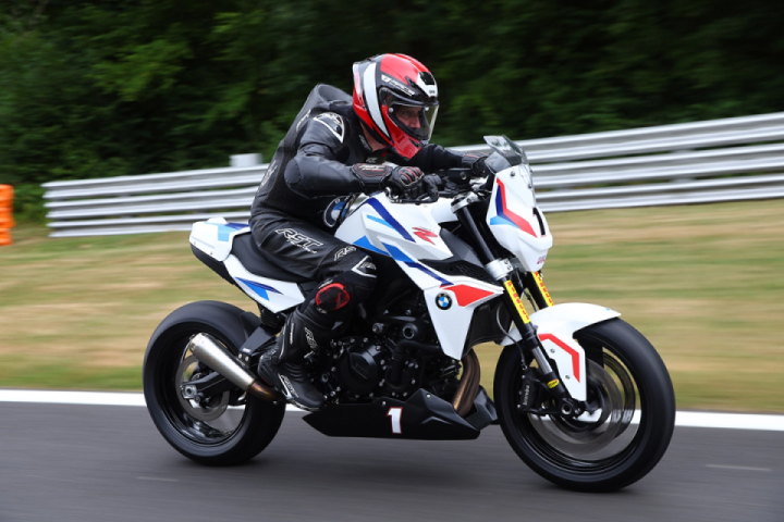 BMW launch new F900R British Superbike support series