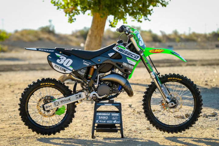 2002 KAWASAKI KX125 GARAGE BUILD by Martin Castelo