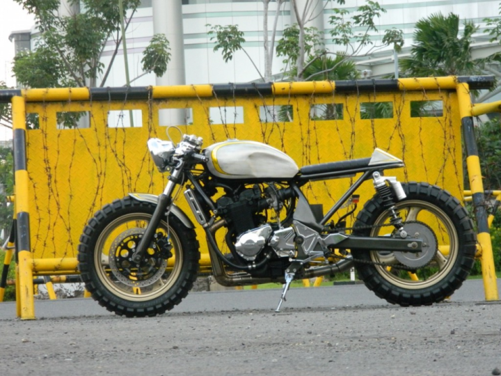 Suzuki Bandit 400 Cafe Racer