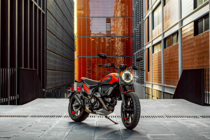 https://www.roadracingworld.com/wp-content/uploads/2022/11/MY23_DUCATI_SCRAMBLER_FULL_THROTTLE-_248__UC456753_High_1667844409-1024x683.jpg
