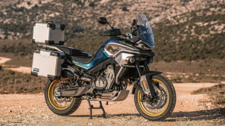 First photos of the Turenduro CFMoto MT800