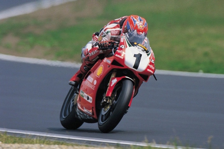 Ducati Panigale V4 Carl Fogarty Edition spy photos