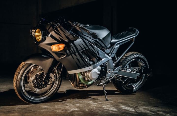 Kawasaki ZZR600 by Cool Kid Customs