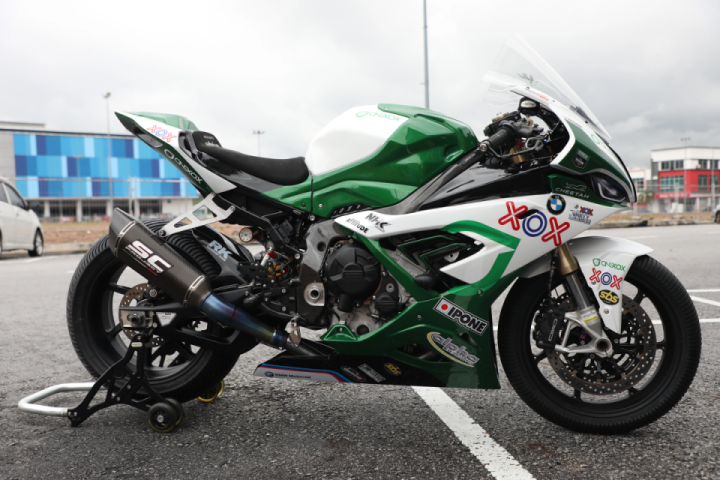 OneXOX BMW TKKR Racing Team shows racing livery