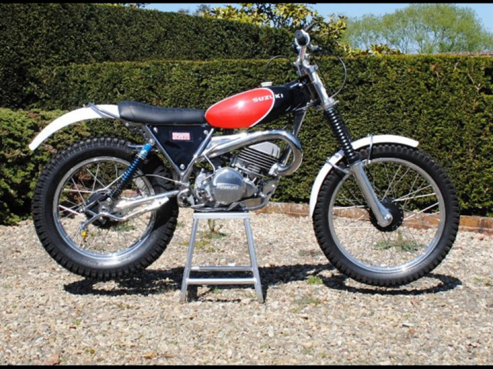 Suzuki RL250 a ‘Beamish Works Replica’