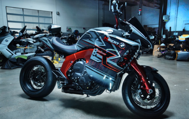 Six cylinder BMW K 1600 R Bestiale from Bymycar