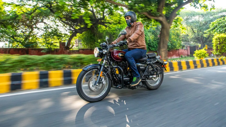 Royal Enfield Classic 350 side view