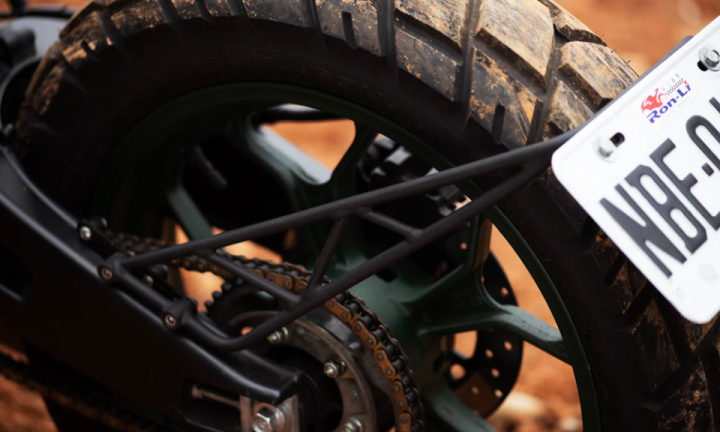 Hide-Work-Custom-Yamaha-MT15-Tracker-9