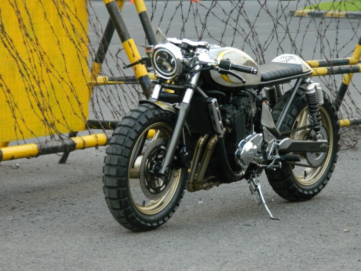 Suzuki Bandit 400 Cafe Racer