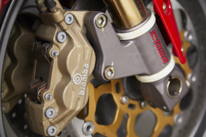 Ducati 996 SPS 13