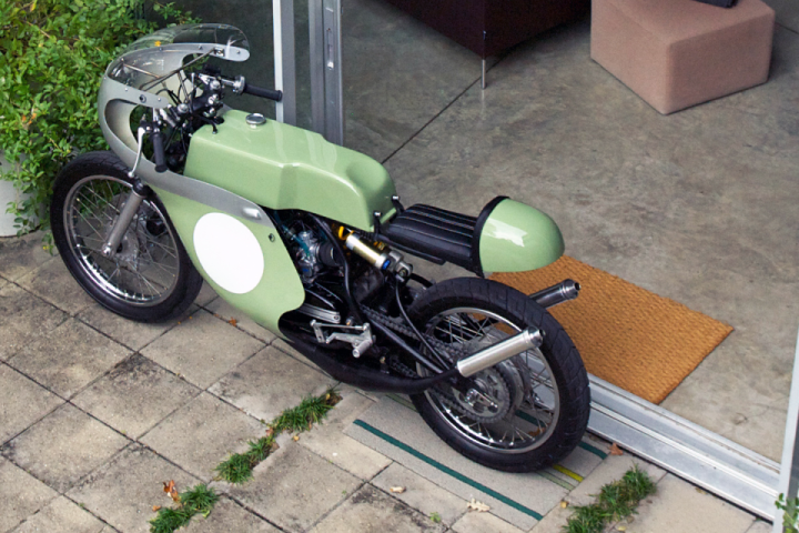 Like Father, Like Son - Scales Studio Yamaha RD250 - Return of the Cafe  Racers