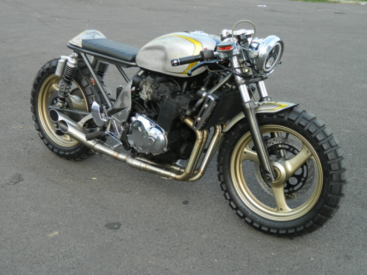 Suzuki Bandit 400 Cafe Racer by Jowo Kustom