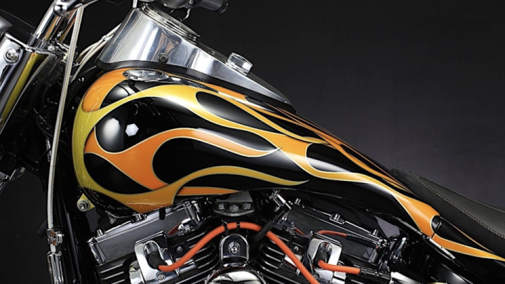 Flamed Fat Boy Is a Proper 90s-Style Ride