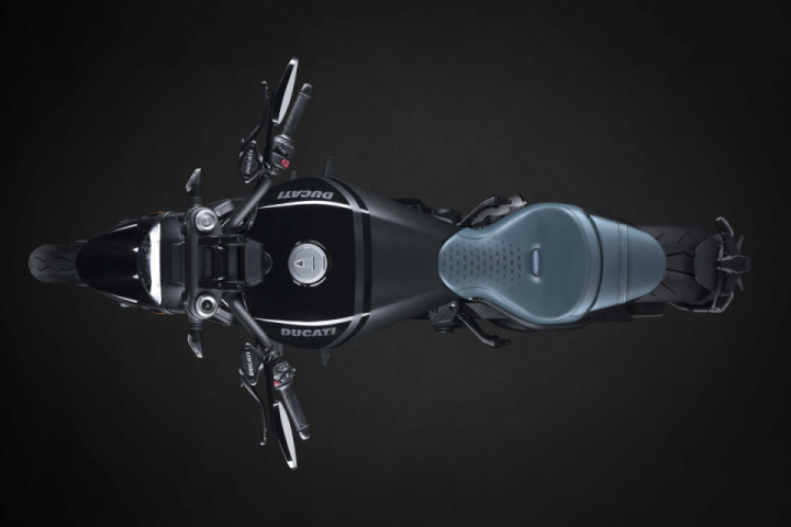 https://i0.wp.com/www.asphaltandrubber.com/wp-content/uploads/2022/02/2022-Ducati-XDiavel-Nera-39-scaled.jpg?ssl=1