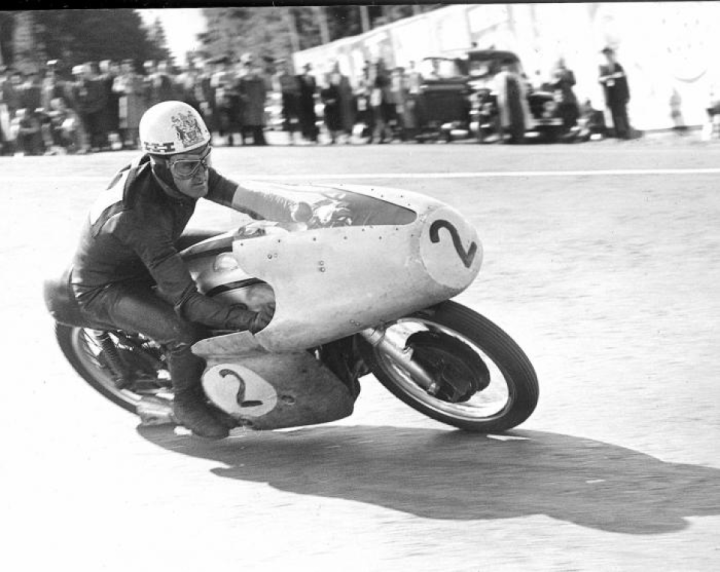 1954 World Championship, Ray Amm and his Norton 500