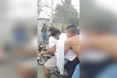 Motorcyclists remove dead friend from coffin for last ride