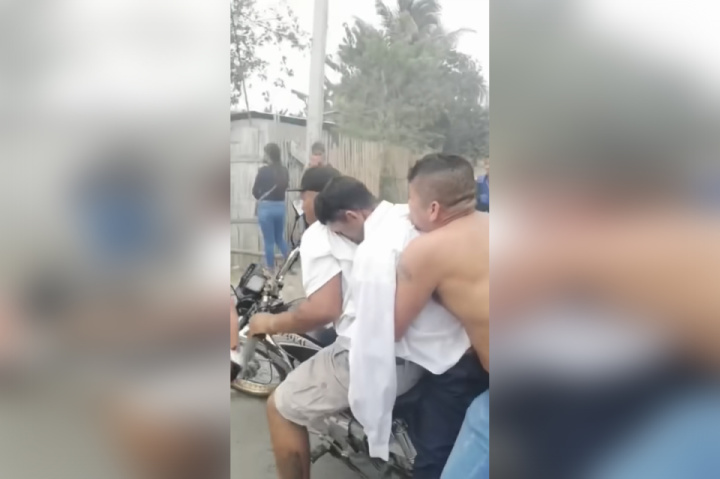 Motorcyclists remove dead friend from coffin for last ride