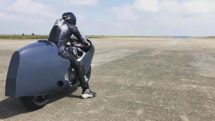 Guy Martin To Set A New Speed Record With 860 Bhp Suzuki Hayabusa